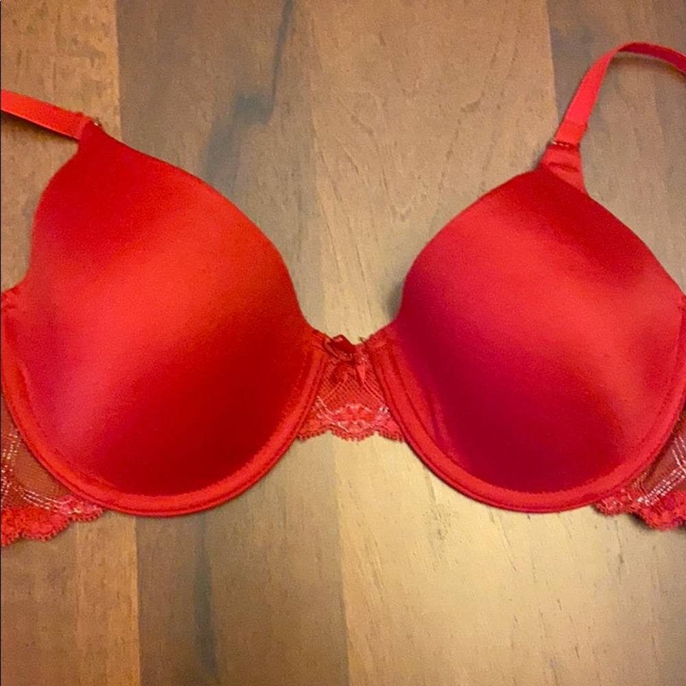 Red Bra Maidenform - Picture 3 of 10